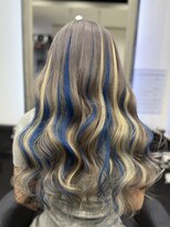 ヘアーデザイン ジェルム(Hair Design germe)&nbsp;ブルー×シルバーMIXハイライト  MAYUKO