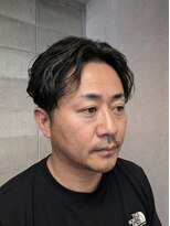 ワンワンオー バーバーショップ コンチネンタル(@110 BARBER SHOP continental)&nbsp;カルマヘア韓国風センターパートツーブロックミドルフェード