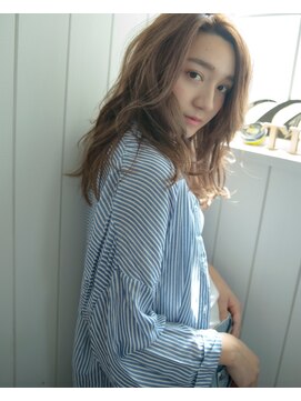 ホットリップ(Hot Lip) 外国人風 レイヤー