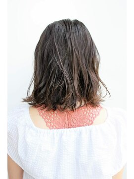 ルティア(Lutia) ハイライト 簡単スタイリング きりっぱなしスタイル