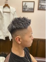 ヒロギンザバーバーショップ 神楽坂店(HIRO GINZA BARBER SHOP)&nbsp;スキンフェード×シルバー×ライン