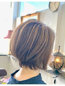 クレアール(creare) 前下がりショートボブ大人ハイライト☆