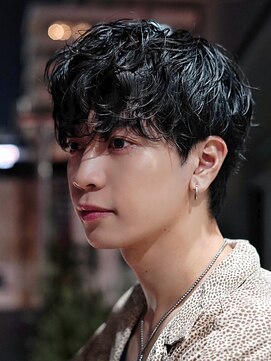 ライラ(Lyla) ルーズな前下がりマッシュツイストスパイラル