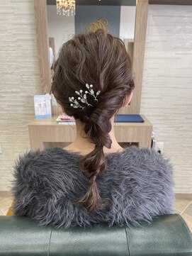 モアヘアー(MORE-HAIR) 編みおろしヘアアレンジ