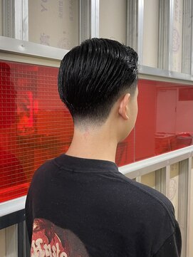 メリケンバーバーショップ トーキョー(MERICAN BARBERSHOP TYO) BURG 【テーパーフェード/サイドパート】