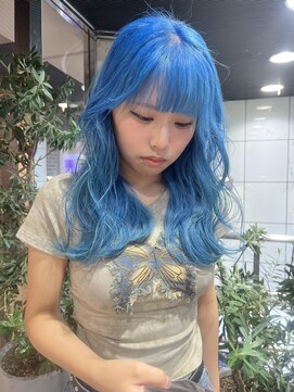 ヘアーアンドメイク ビス(HAIR&MAKE bis) ブリーチ◎夏の派手髪！シアンカラー☆【多田華歌】