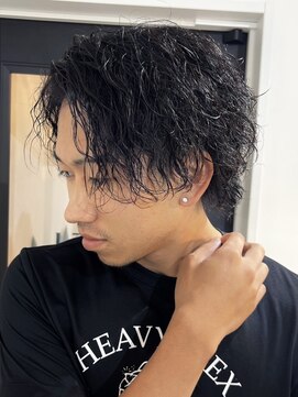 ビビバイベル(BiVi by BHEL) 桑名メンズパーマメンズカットセンターパートメンズマッシュ緩め