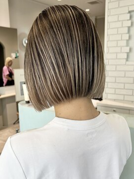 ダイアモンドリリーキートス(Diamond Lily kiitos) ミディアムヘア/暗めカラー/グランマッシュ/一宮/レイヤー