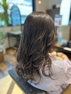 レジーナ トリドール(REGINA Tri'or) ラベンダーカラーでエレガントに