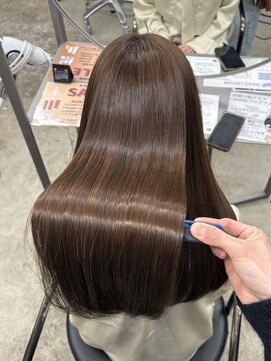 カラーでのダメージが気になる方におすすめトリートメント