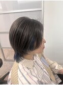 ダークグレーにネイビーブルーのポイントカラー