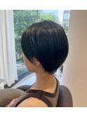 シンプルショートヘア