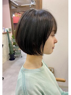 アイエン(aien) スッと収まるショートボブ×マロンベージュ【梅田/中崎町】