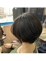 ショートボブ