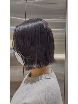 オーガニック リブ 川越(organic+live) ２０代３０代大人可愛いアッシュベージュくびれボブ耳掛け透明感