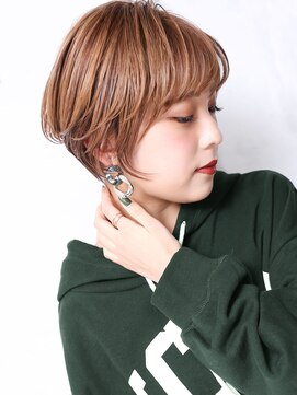 クラッチ ユニ(CLUTCH uni) 大人可愛い小顔美髪ツヤ髪テラコッヘアくびれショートA4