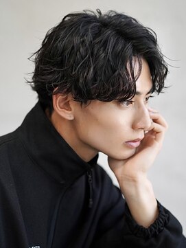 フィフス トウキョウ (fifth TOKYO) 波巻きスパイラルパーマツイストスパイラルパーマセンターパート