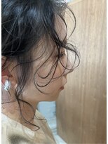 ユニ(uni)&nbsp;前髪パーマ/ウザバング/アッシュカラー/２０代/３０代/４０代