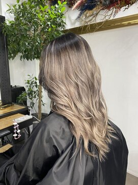 アルカナ 明治神宮前原宿(ARCANA) 外国人風バレイヤージュ　ハイライトカラー　アッシュベージュ