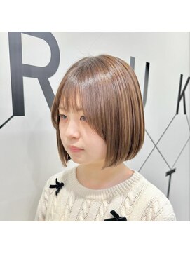 シシ 大宮(She 2.) ショートボブマッシショート/前髪/イメチェン/グレージュカラー