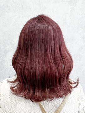 デミヘアー(Demi hair) ピンクレッド×波巻きウェーブ