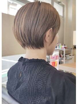フロア(FLOOR) #明るい白髪染め#収まるショート#金沢文庫FLOOR八木
