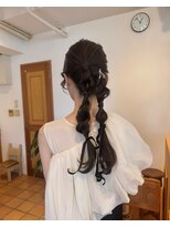 タイトツインポニーテール/編み下ろしヘアアレンジ