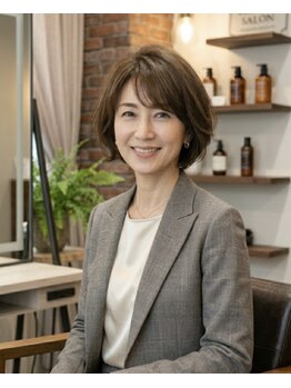 サロンみのじの写真/カラーやリタッチはお任せ！頭皮に優しい白髪染め×髪質改善で大人女性の艶髪へ♪