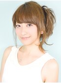 カジュアルフェミニンモテ愛され後れ毛無造作ルーズサイドアップ
