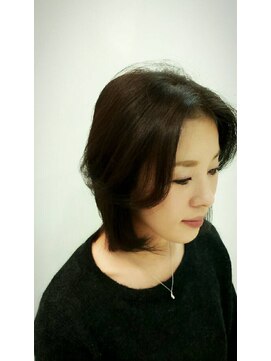 インデックスヘアー 亀戸店 甘くならない、上品でクールなミディアムハイレイヤー