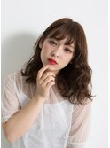 耳かけ外ハネフェミニンウェーブ