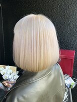 ルート(route.)&nbsp;ホワイトケアブリーチのボブ。