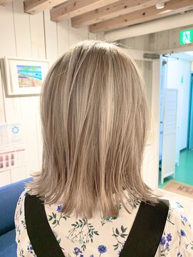 ギャレット 新宿店(Garret) ミルクティーベージュ/外ハネミディアム/20代30代40代50代60代