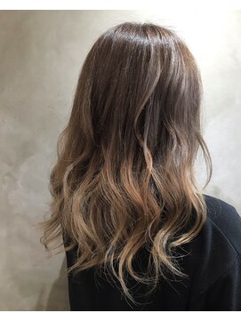 アクロ(ACRO) アッシュベージュグラデーション