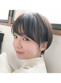 《LYNDA》耳掛けショート