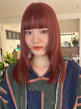 シーン(SCENE) 顔周りレイヤー　ぱっつん前髪　艶　ピンクカラー【天神/今泉】