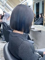 【Lond表参道yui】インナーカラーと切りっぱなしボブ