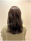 ベージュ