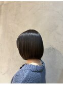 ダークグレー