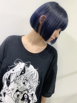 フル(FuLL) 切りっぱなしミニボブで作るネイビーブルーカラー
