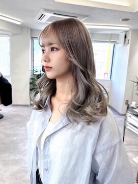 エルサ ザ リープ(ELSA the leap) 【ブリーチカラー/ダブルカラー】ホワイトミルクティー/シルバー