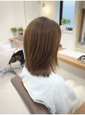 柔らかミディアムレイヤースタイル