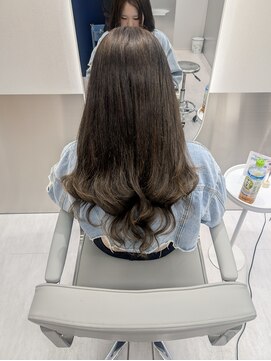 リノン(LINON) アッシュロングヘアーでイメチェン!