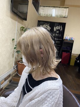 サムブリッジ(SOMEBRIDGE) ミルクティーベージュカラー × くびれボブ(SOMEBRIDGE 亀有)