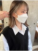 インナーカラーボブ外ハネボブグレージュカラー