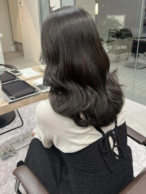 オージュア取り扱いサロン。ヘアケア+スカルプケアで、傷みを改善しつつカラーも楽しめます◎