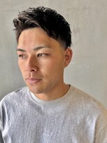 フランクスバーバーリザーブ 人形町店(FRANK’S BARBER RESERVE) アップバングフェードスタイル y