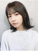 シンプル切りっぱなしショートミディアムボブ