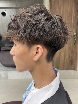 フイ 新宿3丁目(Hui) ハイトーンカラー/マッシュパーマ/アースカラー/men's/