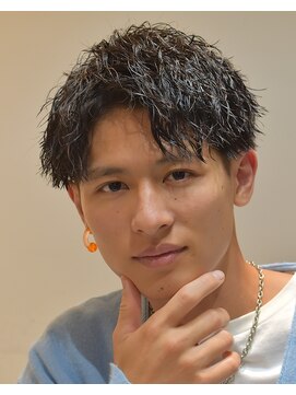 フリーク バーバーショップ 都島店(FREAK BARBER SHOP) 黒髪無造作アップバング縦落ちツイストスパイラルパーマ